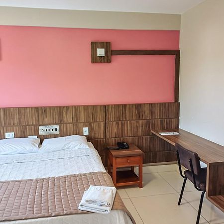 Piloes Palace Hotel Mineiros المظهر الخارجي الصورة