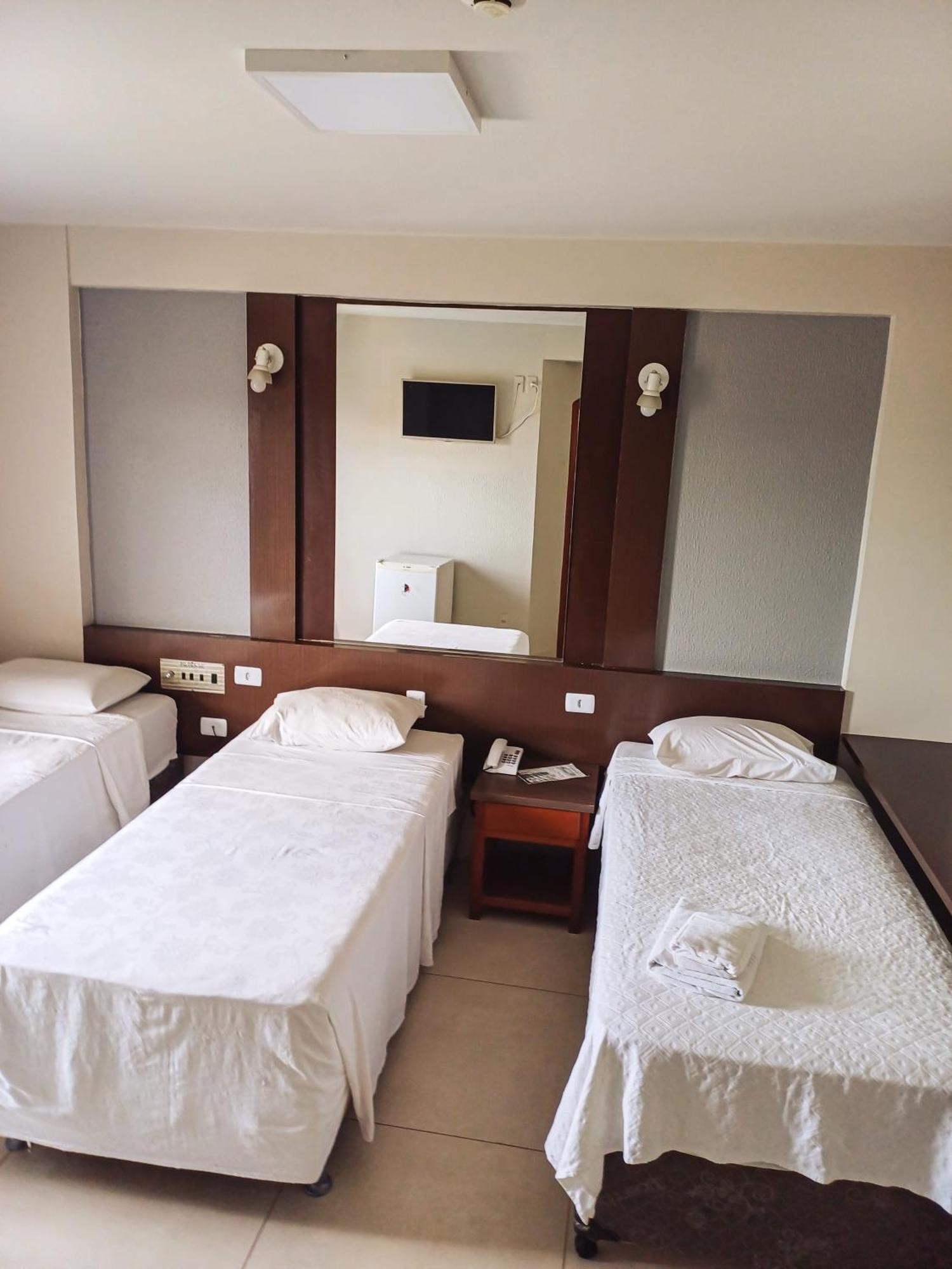 Piloes Palace Hotel Mineiros المظهر الخارجي الصورة