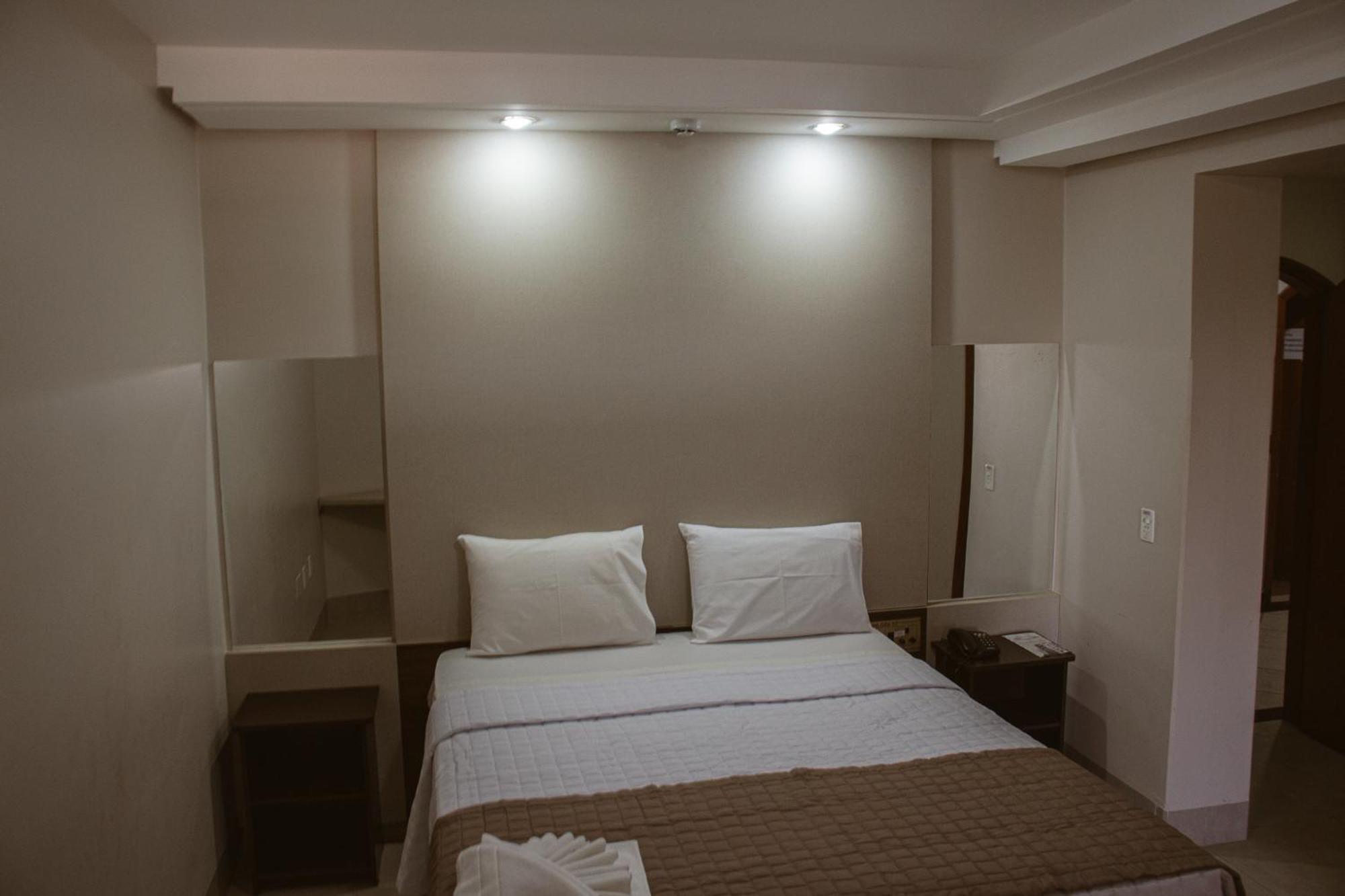 Piloes Palace Hotel Mineiros المظهر الخارجي الصورة